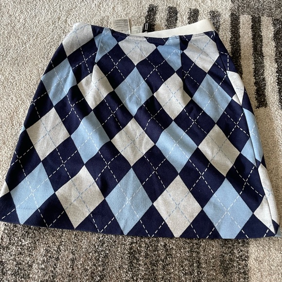 H&M divided plaid mini skirt - Picture 2 of 3